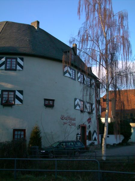 Vorschaubild Ansicht Schloss Rhoden (Titelfoto)